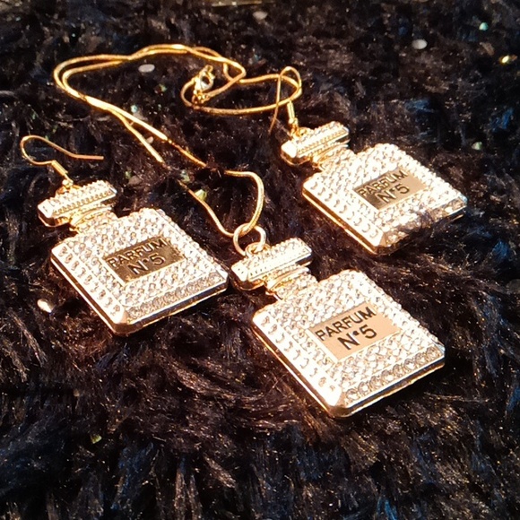 NWT Handmade 3pc LUXURY INSPIRED ✨BLING✨ Necklace & Earrings Set - Picture 8 of 17